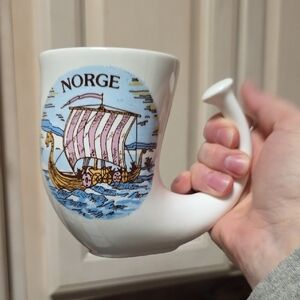 Norge Viking Ship Ceramic Horn Mug - White